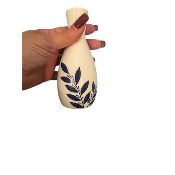 Gek Kei Kan Sake Japenese Carafe and Cups White Blue Ceramic Set - Picture 3 of 8